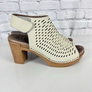 Dansko Cream and Tan Sandals